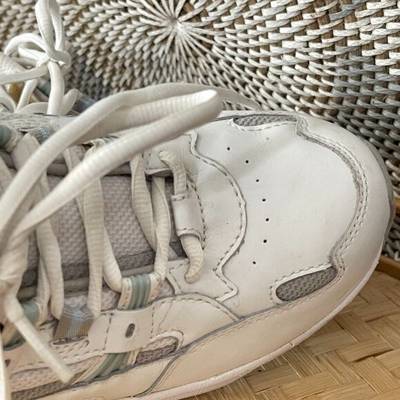 Vionic Walker Classic White Aqua Leather Walking Shoes Size 8.5 - Picture 3 of 14